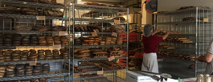 Iggy's Bakery is one of Locais salvos de Greg.