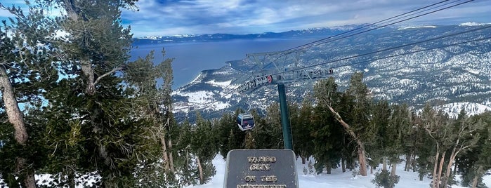 Heavenly Observation Deck is one of Lugares favoritos de Benjamin.