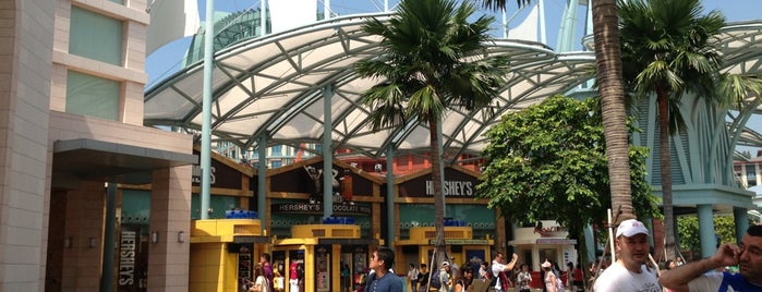 Resorts World Sentosa is one of SINGAPORE.