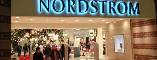 Nordstrom is one of สถานที่ที่ Adrian ถูกใจ.