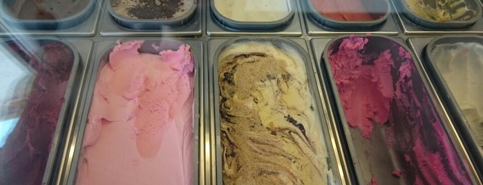 Mardo Ice Cream & Cafe is one of Lugares favoritos de Raif.