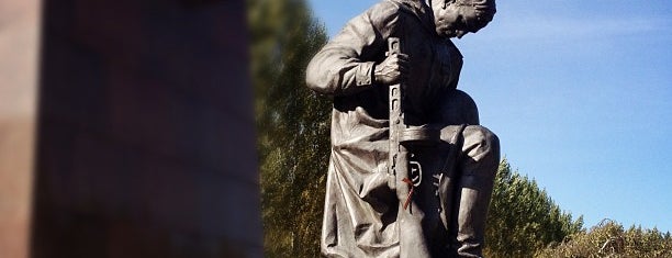 Memoriale per i soldati sovietici al Treptower Park is one of Places in Berlin.