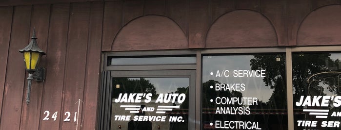 Jake's Auto is one of martín’s Liked Places.
