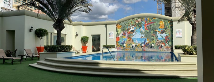 Marriott - Pool is one of Tempat yang Disukai martín.