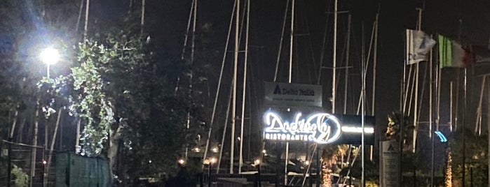 Docking9 Yacht Club is one of Ristoranti.