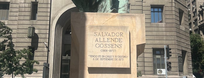 Monumento a Salvador Allende is one of Bucket List.