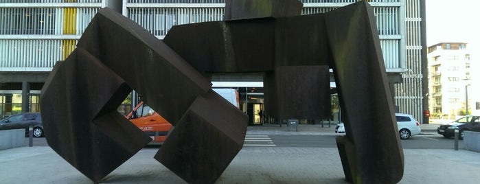 The Ugly Sculpture In Front Of Ernst & Young is one of To Try - Elsewhere32.