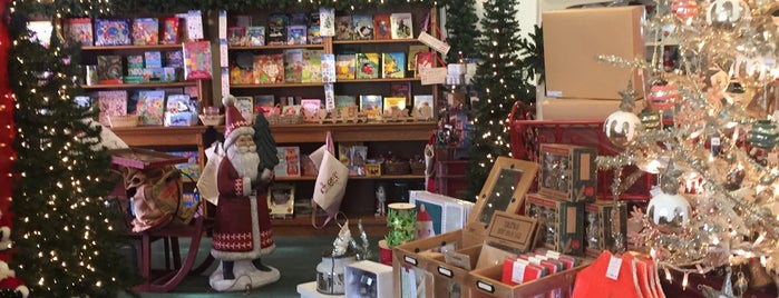 Apple Farm Gift Store is one of SLO.