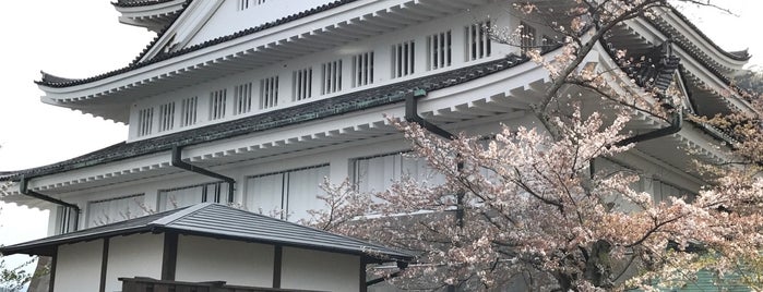 Atami Castle is one of 寿司 行きたい.