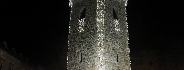 Старата часовникова кула is one of Lieux qui ont plu à Нефи.