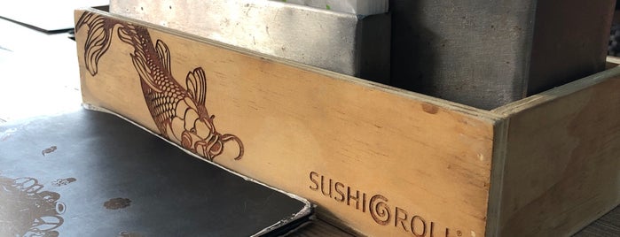 Sushi Roll is one of สถานที่ที่ Maya ถูกใจ.