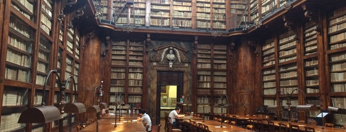 Biblioteca Marucelliana is one of Florence.