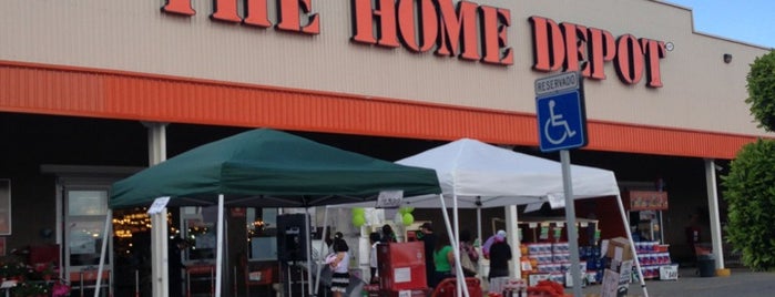 The Home Depot is one of Preferidos para comer!!.