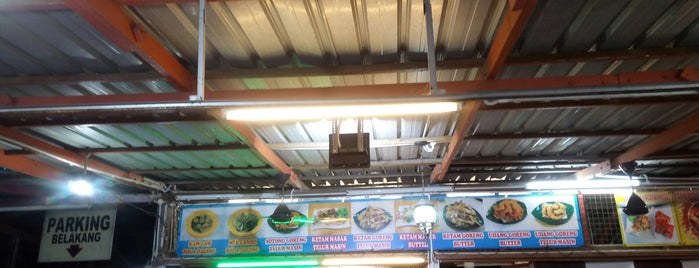 Warung Kak Ha Pak Clamp Seafood is one of Kemaman Food Journey.