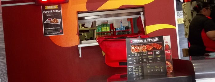 Pizza Hut is one of Mexico City Fast Food.