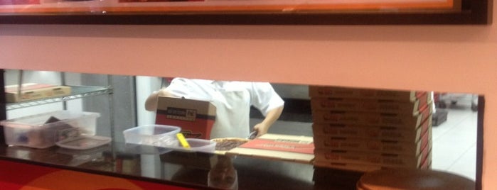 Pizza Hut is one of สถานที่ที่ Marcelo ถูกใจ.