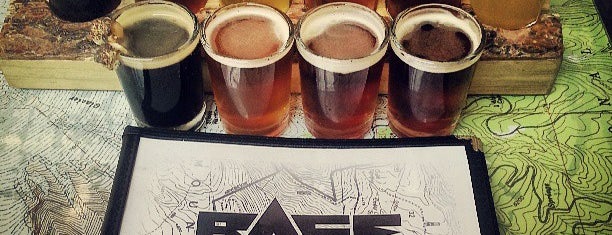 Base Camp Brewing is one of Posti che sono piaciuti a Leigh.