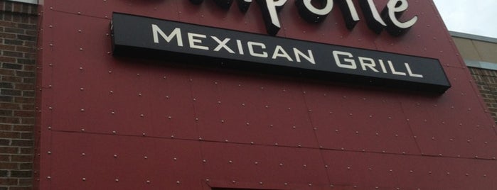 Chipotle Mexican Grill is one of Lugares favoritos de Terri.