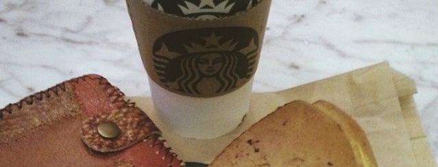 Starbucks is one of Mariana : понравившиеся места.
