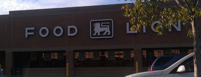 Food Lion Grocery Store is one of Fav's.