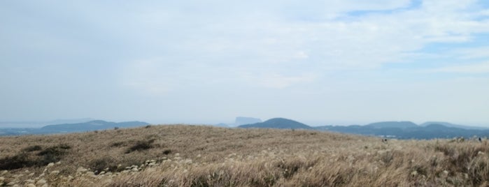 아끈다랑쉬오름 is one of Jeju.