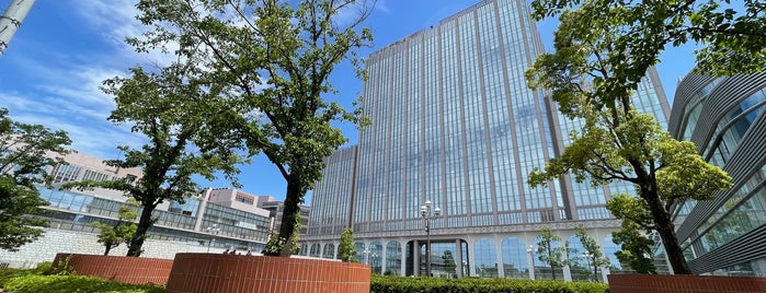 Nihon Kogakuin College is one of สถานที่ที่ Masahiro ถูกใจ.