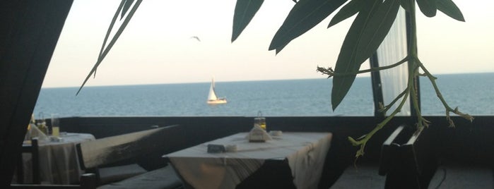 Restaurant Emona is one of Черноморски места за хапване.