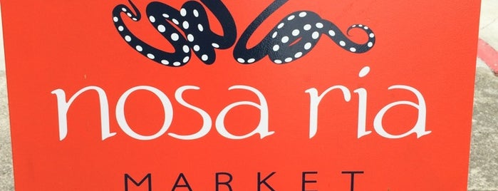 Nosa Ria Market is one of Foodie.