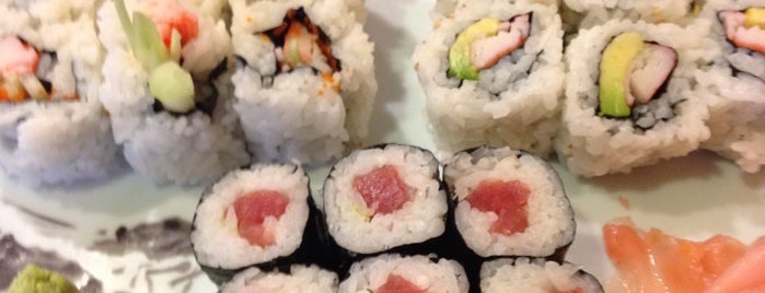 Sushi Tsune is one of สถานที่ที่ h ถูกใจ.