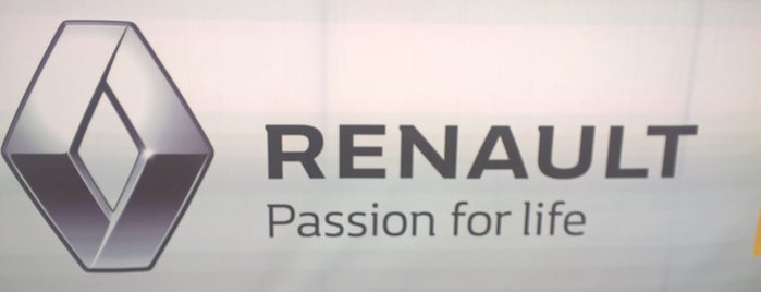Автосалон Renault is one of สถานที่ที่ Денис ถูกใจ.