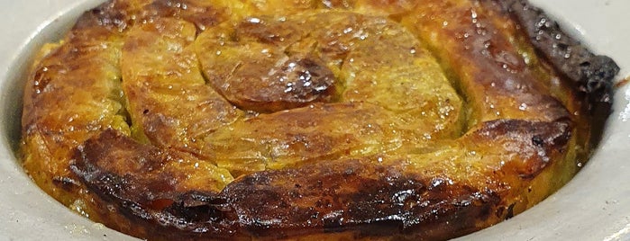 Meşhur Konyalı Etli Ekmek ve Fırın Kebabı is one of Lokanta.