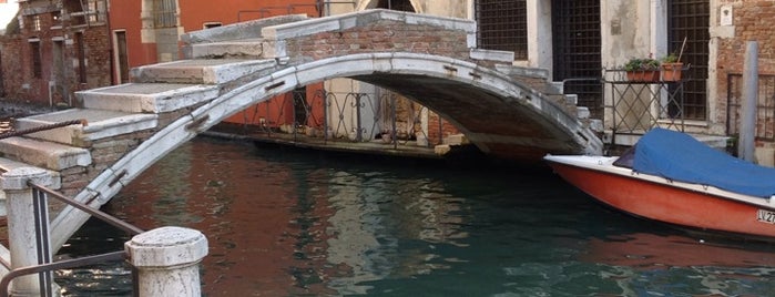 Ponte Chiodo is one of {Venice for a day}.