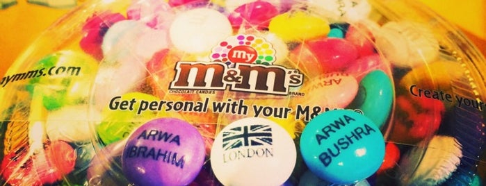 M&M's World is one of Lugares favoritos de Arwa.