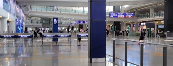 Arrival Hall B is one of Fresh’s Liked Places.