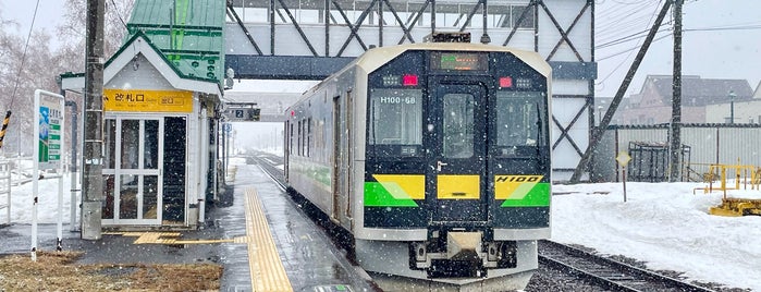 Biei Station (F37) is one of JR 홋카이도역 (JR 北海道地方の駅).