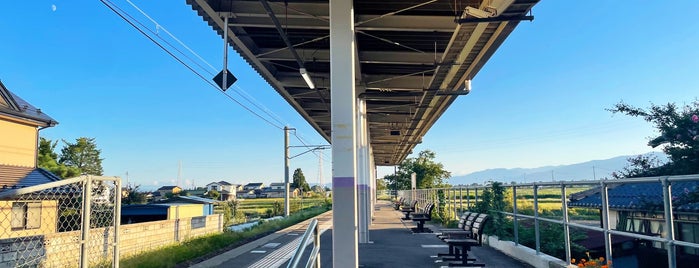 Minami-Toyoshina Station is one of 大糸線の駅.