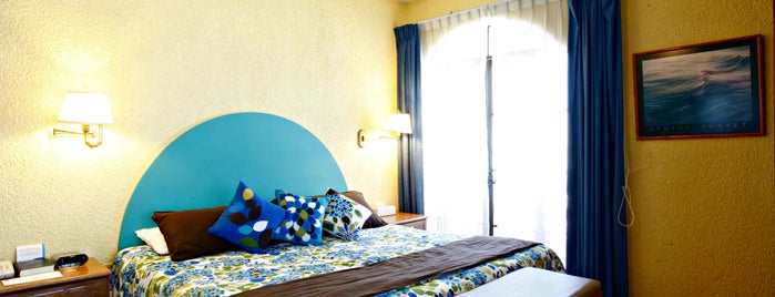 Hotel Marina La Paz is one of Locais curtidos por Aniux.