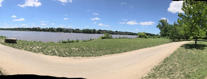 Missouri River Greenway is one of Outdoorsy Suff.