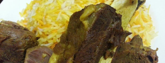 Lazeezah Restaurant is one of jalan2 cari makan seksyen 13 shah alam.
