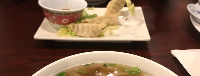 Pho OK is one of Andreaさんのお気に入りスポット.