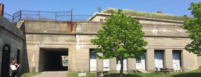 Fort Warren is one of Lieux qui ont plu à Benjamin.