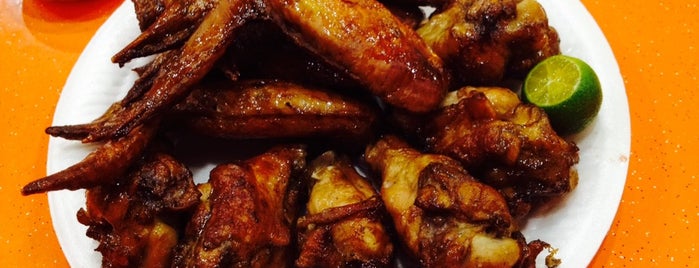 Ah Hwee BBQ Chicken Wings is one of Lugares favoritos de Ian.