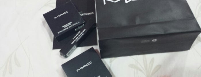MAC Cosmetics is one of M.さんのお気に入りスポット.