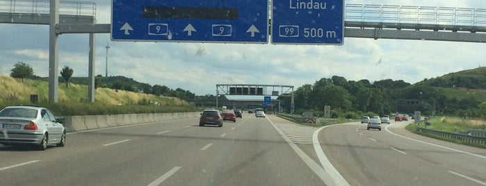 Kreuz München-Nord (72) (13) is one of Autobahnkreuze in Deutschland.