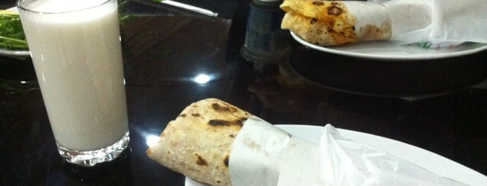 Pehlivan Döner & Kebap Salonu is one of สถานที่ที่บันทึกไว้ของ Emre.