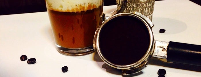 Plus Coffee | پلاس کافی is one of Lugares guardados de Nora.