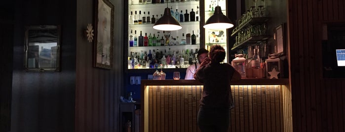 Lisbonita Gin Bar is one of Lisbon - Drinks.