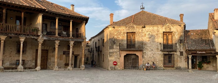 Plaza Mayor is one of Places to visit in Pedraza.