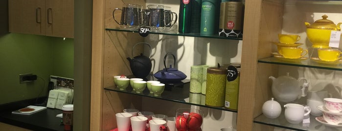 Teavana is one of Brianさんのお気に入りスポット.
