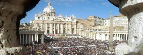 Saint Peter's Square is one of Bellisimo!.